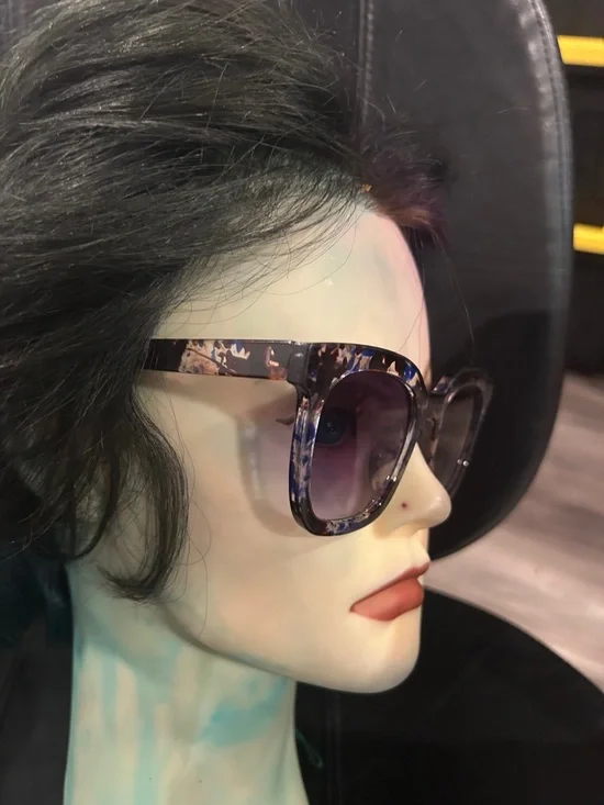Aj Morgan Tortoiseshell Sunglasses with Purple Lenses - Picture 5 of 10